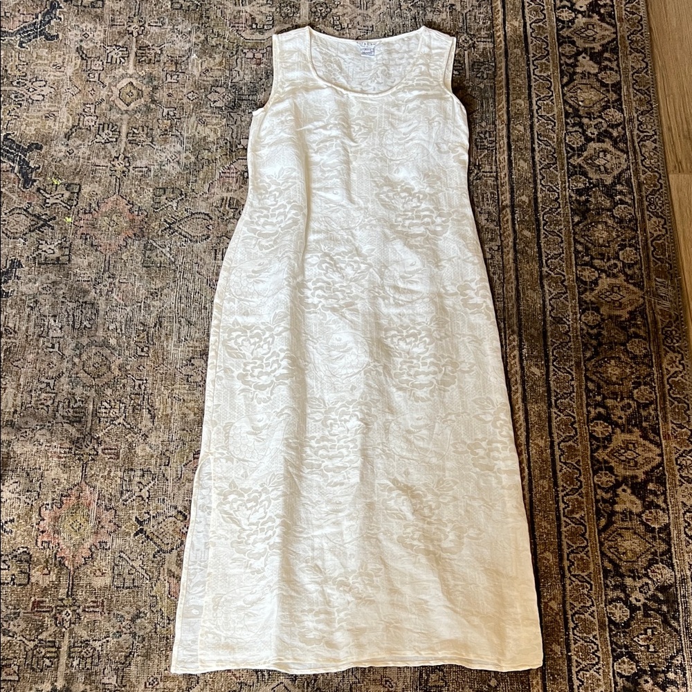 Sleeveless White Jacquard Midi Dress